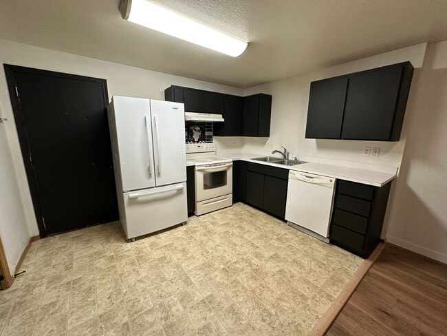 Photo - Single Level 3 Bedroom 2 Bath - 1 Car Garage - Lebanon