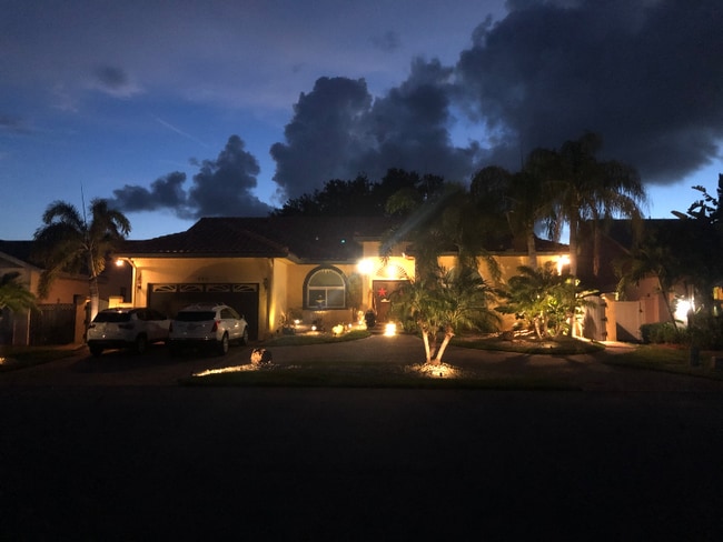 Photo - 648 6th Ave N