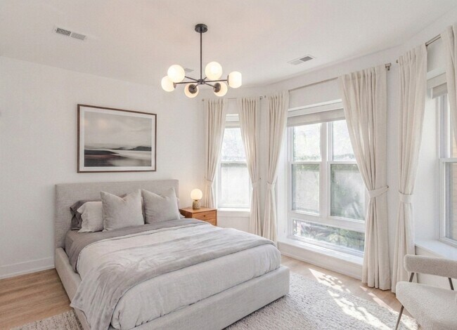 Photo - 2256 N Sawyer Ave