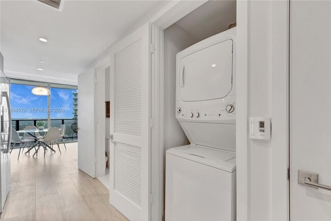 Photo - 121 NE 34th St Unit 2815