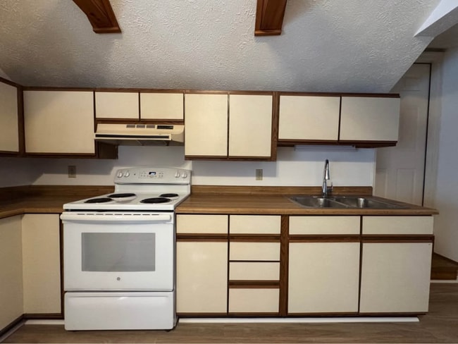 Photo - 73 High St Unit 2