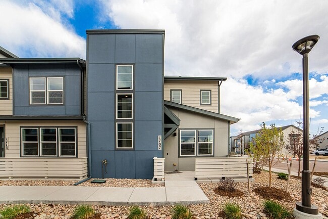 Photo - Like New end-unit Townhome at Victory Ridge!