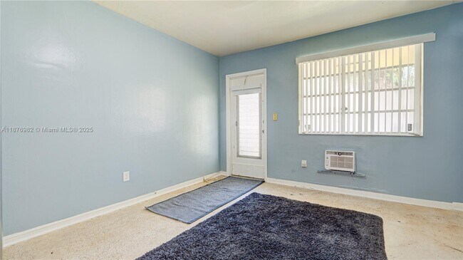 Photo - 28 NW 170th St Unit 2