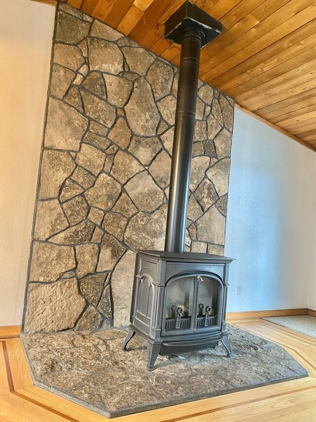 Photo - 2816 NE Lapoint Ct