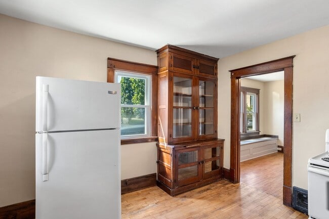 Photo - 209 Appleton St Unit Lower