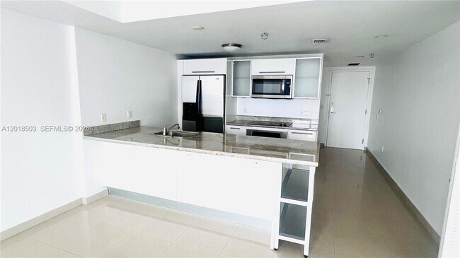 Photo - 185 SW 7th St Unit 2805