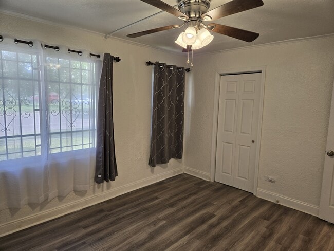 Photo - 2175 N Broad St
