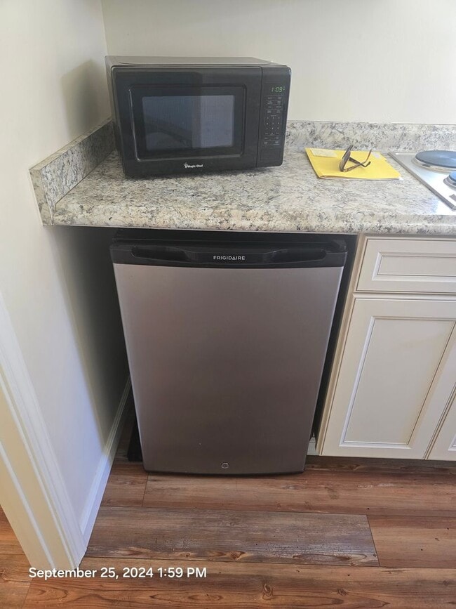 Photo - 995 S Main St Unit B