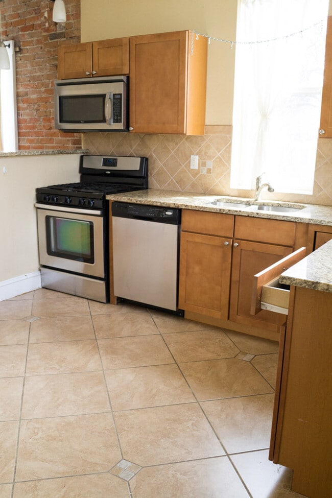 Photo - Evolve Real Estate: Charming Remodeled Bungalow in the Heart of Denver, Available August 14! Deta...