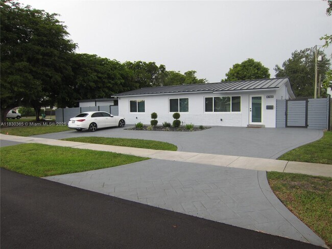 Photo - 8760 SW 20th St Casa