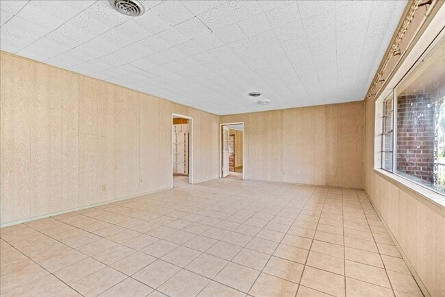 Photo - 3204 Gordon St