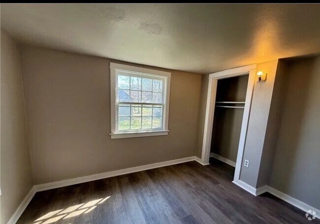 Building Photo - 146 S Irwin St Rental
