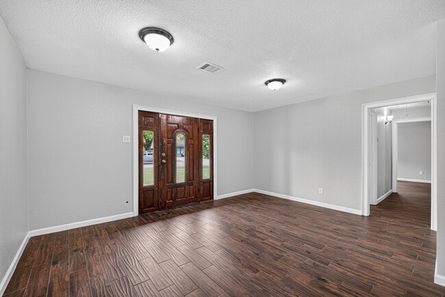 Photo - 1112 Johnson St