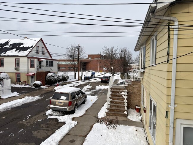 Photo - 462 Jackson Ave Unit 2