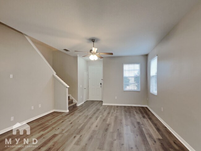 Photo - 2943 Lyndscape St