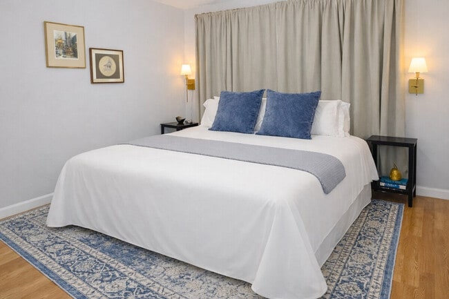 Photo - 18530 E 14 Mile Rd Unidad ID1032330P