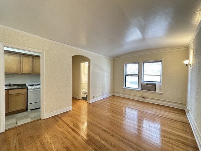 Photo - 566 W Arlington Pl Unit A04W