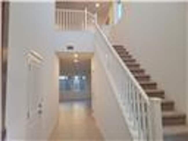 Photo - 2724 Sweeping Palm Rd