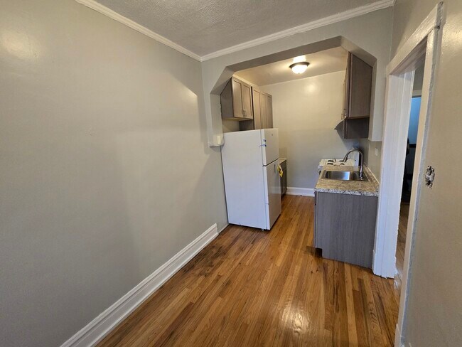 Photo - 3412 W Montrose Ave Unit 106