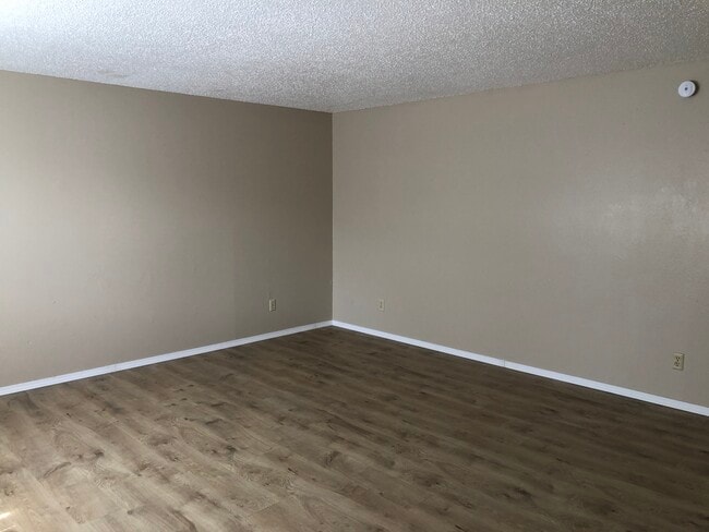 Photo - 220 NW Larry St