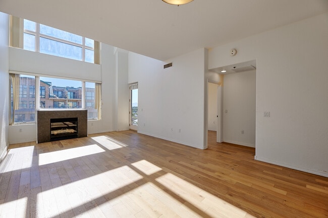 Photo - 17 W Vernon Ave Unidad 610