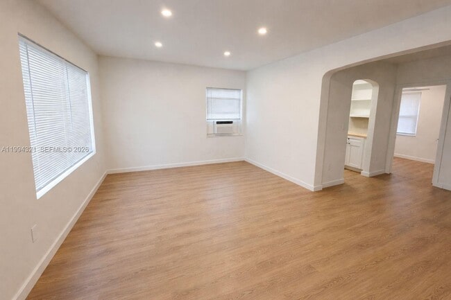 Photo - 255 NW 32nd St Unit 1