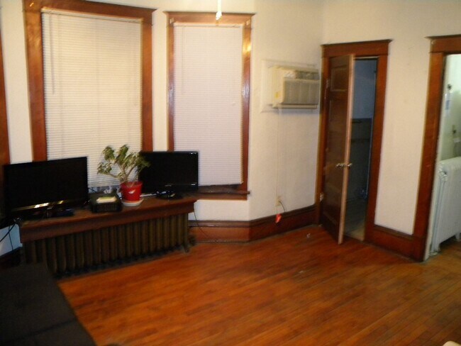 Photo - 1099-15 Unidad 1