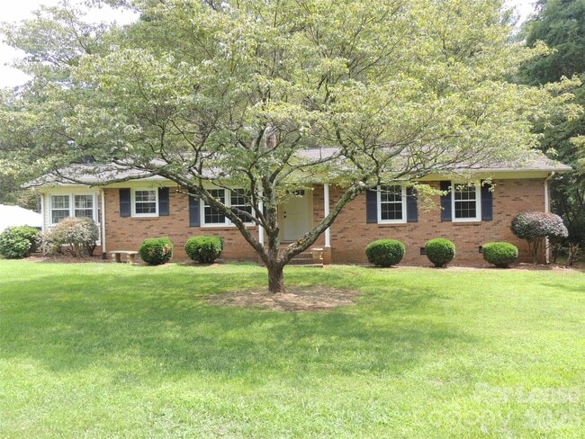Photo - 131 Holbrook St
