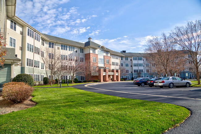 The Moorings at Squantum Gardens Apartments For Rent in Quincy, MA ...