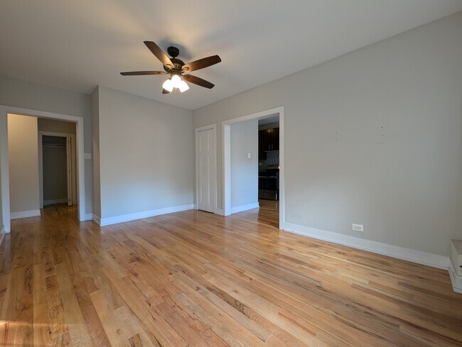 Photo - 628 W Cornelia Ave Unit 2e