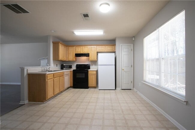 Photo - 645 Stadler Pointe