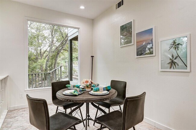 Photo - 8804 Mountain Ridge Dr