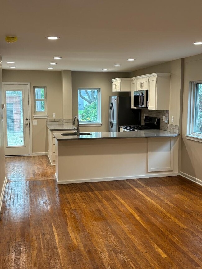 Photo - 1471 Ashland Ave