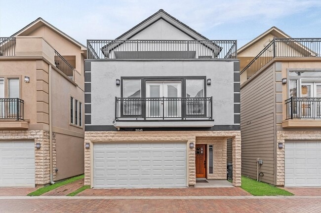 Photo - 3045 Clinton Dr