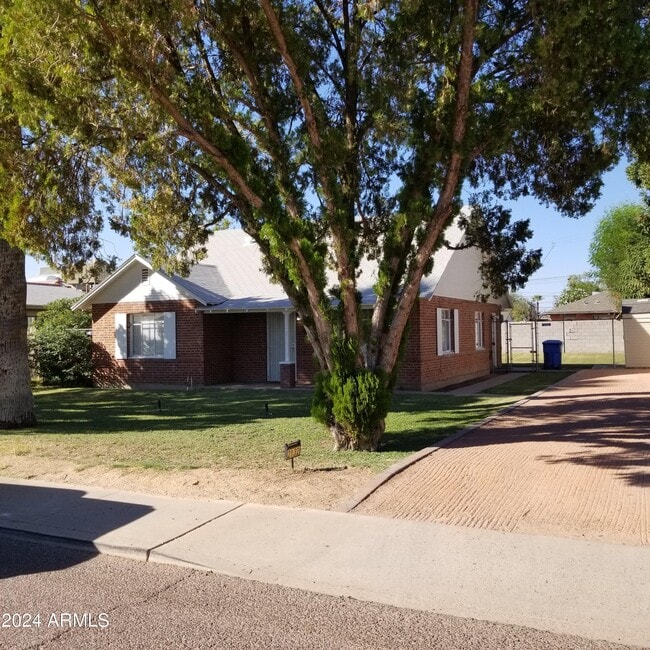 Photo - 2132 E Mulberry Dr