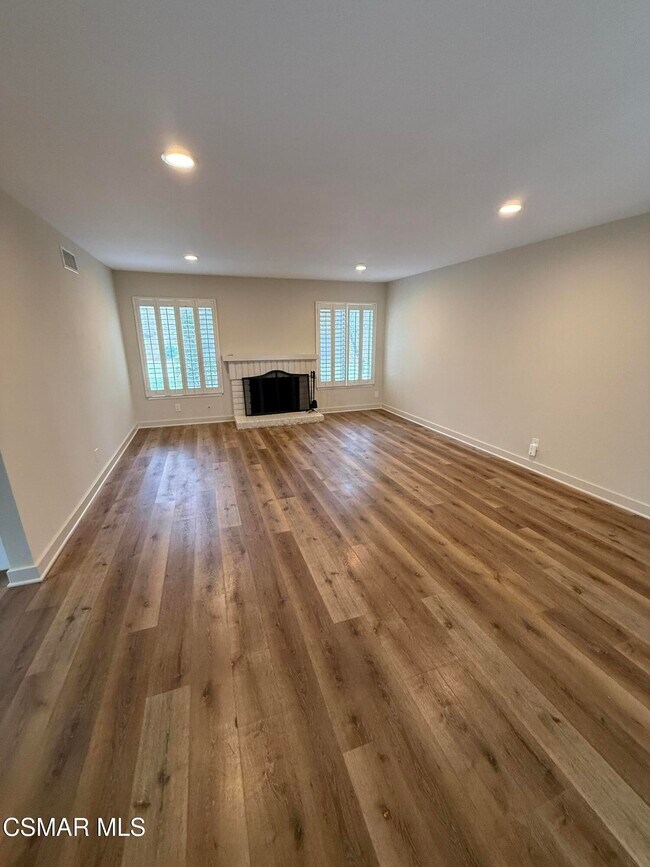 Photo - 2881 Lodgewood St