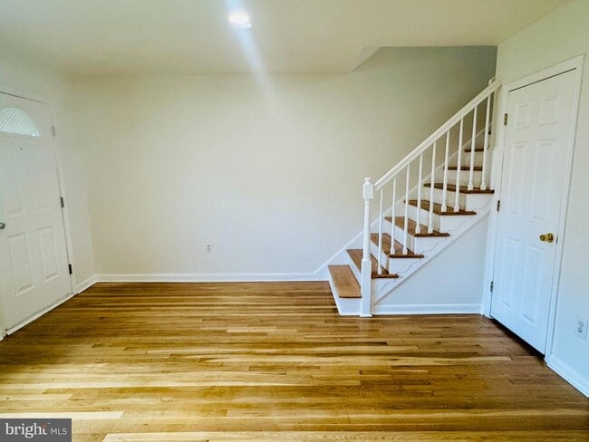 Photo - 2239 Southorn Rd