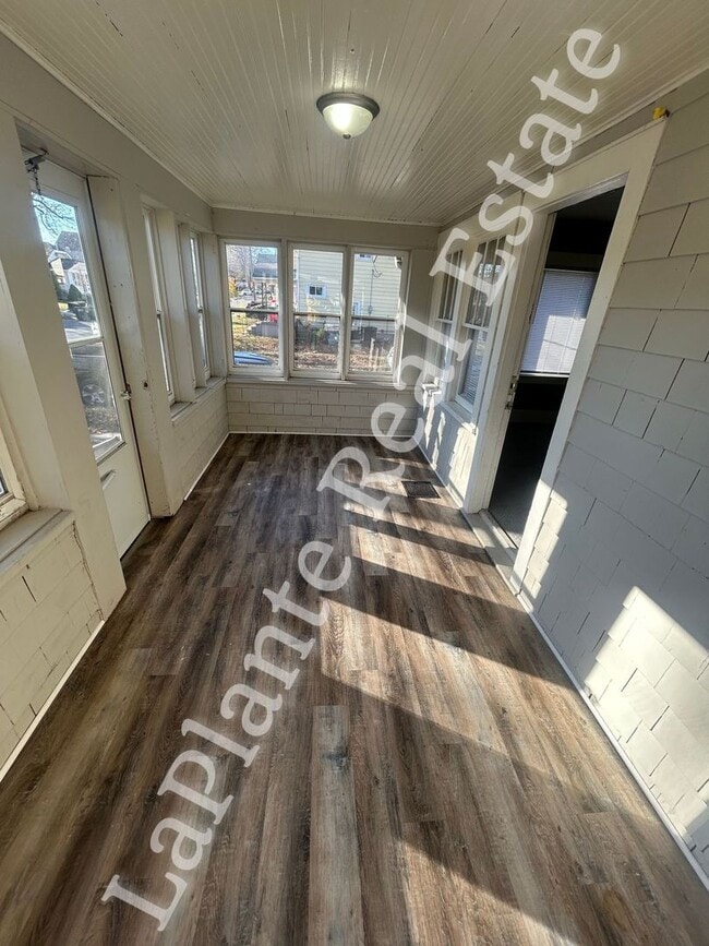 Photo - Bright Newly renovated Home in a Quiet West Toledo Neighborhood