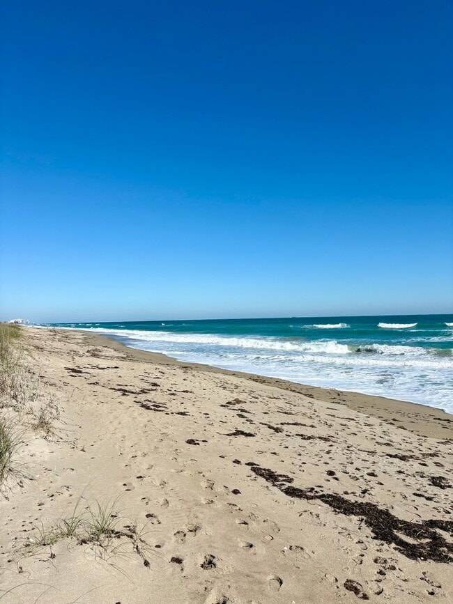 Photo - Direct Oceanfront 2/2 Condo in Stuart!