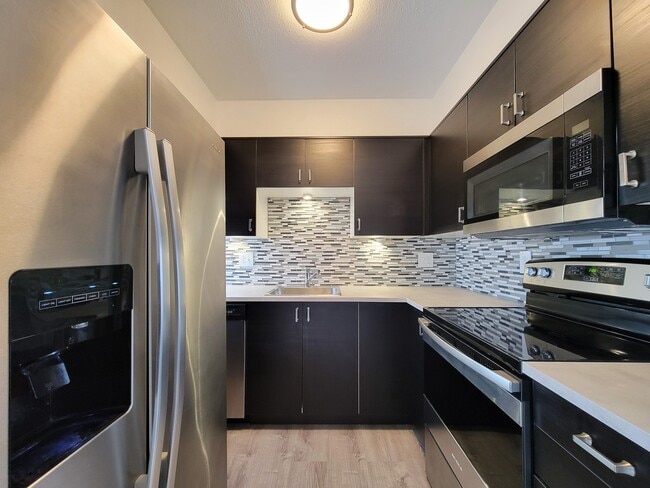 Building Photo - 1418 Vermont St Unit 9