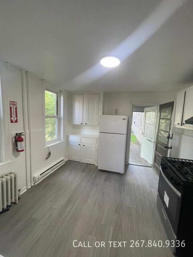 Building Photo - 2721 W 3rd St Unit 1F
