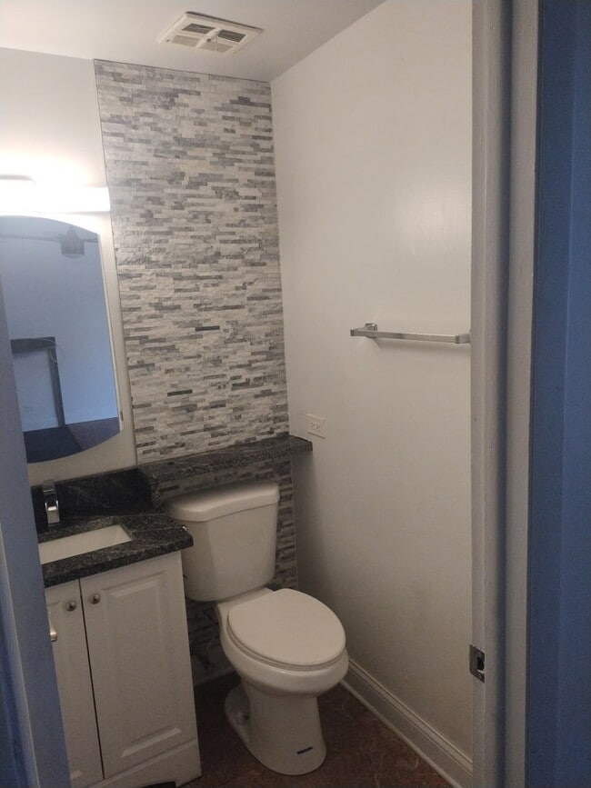 Photo - 5515 S Cornell Ave Unit 303