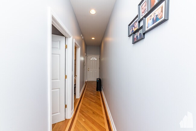 Photo - 2043 W Erie St Unidad 2E