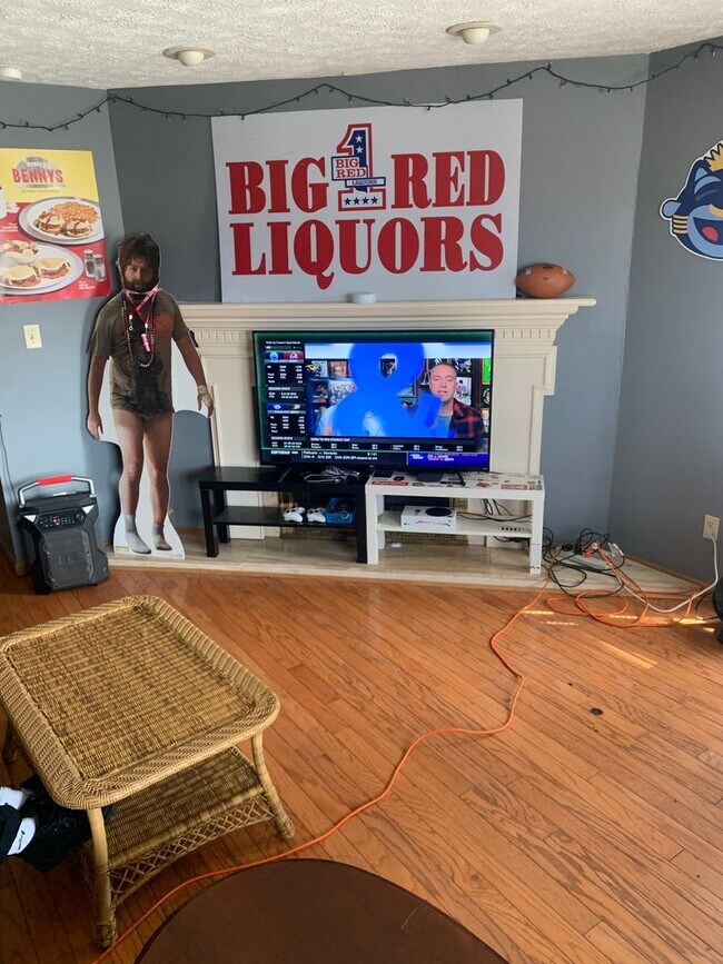 Photo - *** AVAILABLE AUGUST 2027 *** 3 Bedroom - 2 Bath Home (Great for a large group!)