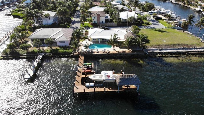 Photo - 844 East Dr