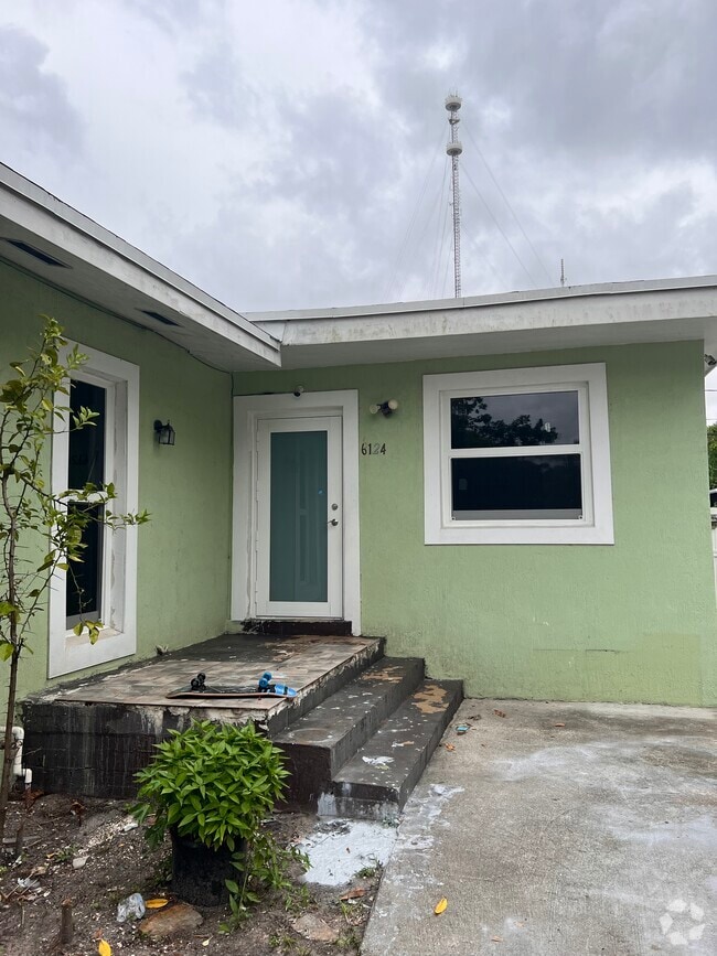 Building Photo - 6124 SW 38th St Rental