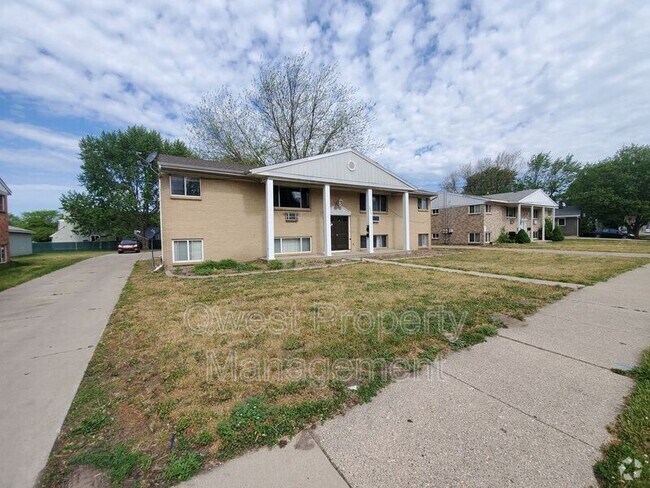Building Photo - 3027 Taft Ave SW Unit Apt. #4