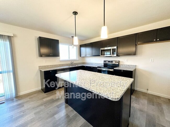 Photo - 350 Hammerstone Dr