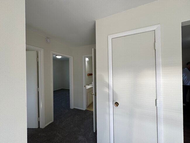 Photo - 647 Kennedy Ct