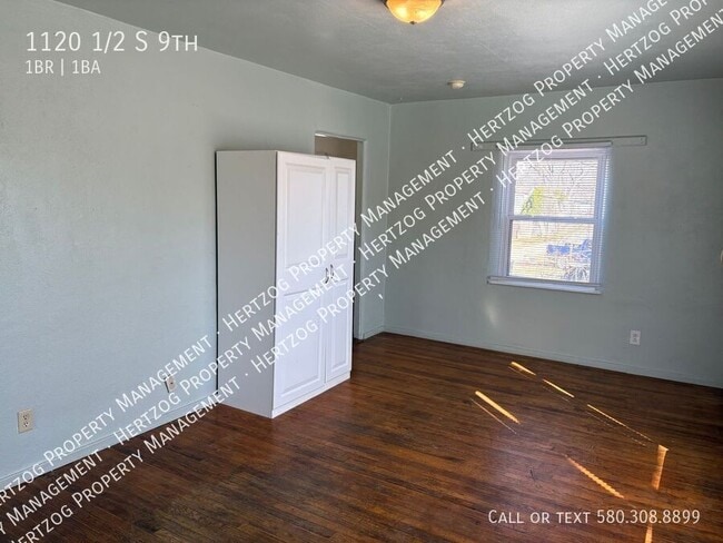 Photo - 1120 1/2 S 9th-